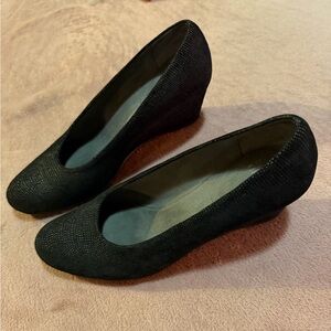 Stuart Weitzman Black Textured Heels